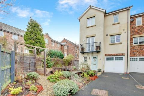 4 bedroom end of terrace house for sale, Faraday Court, Durham, DH1
