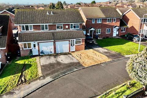 2 bedroom semi-detached house for sale, Calshot Place, Calcot, Reading, RG31