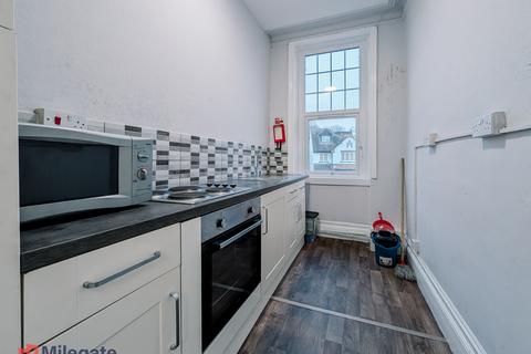 1 bedroom in a house share to rent, Palmeira Avenue, Westcliff-On-Sea SS0