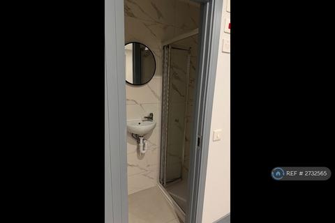 1 bedroom in a house share to rent, Vincent Gardens, Sheerness, ME12