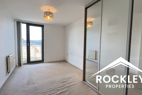 1 bedroom flat to rent, High Street, London E15