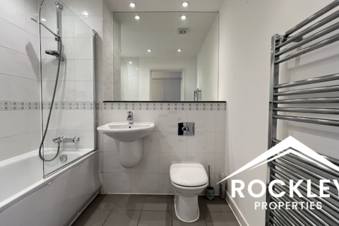1 bedroom flat to rent, High Street, London E15
