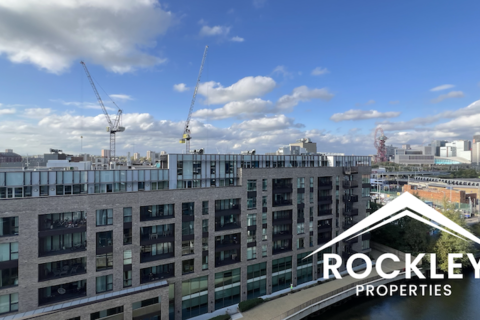 undefined, High Street, London E15