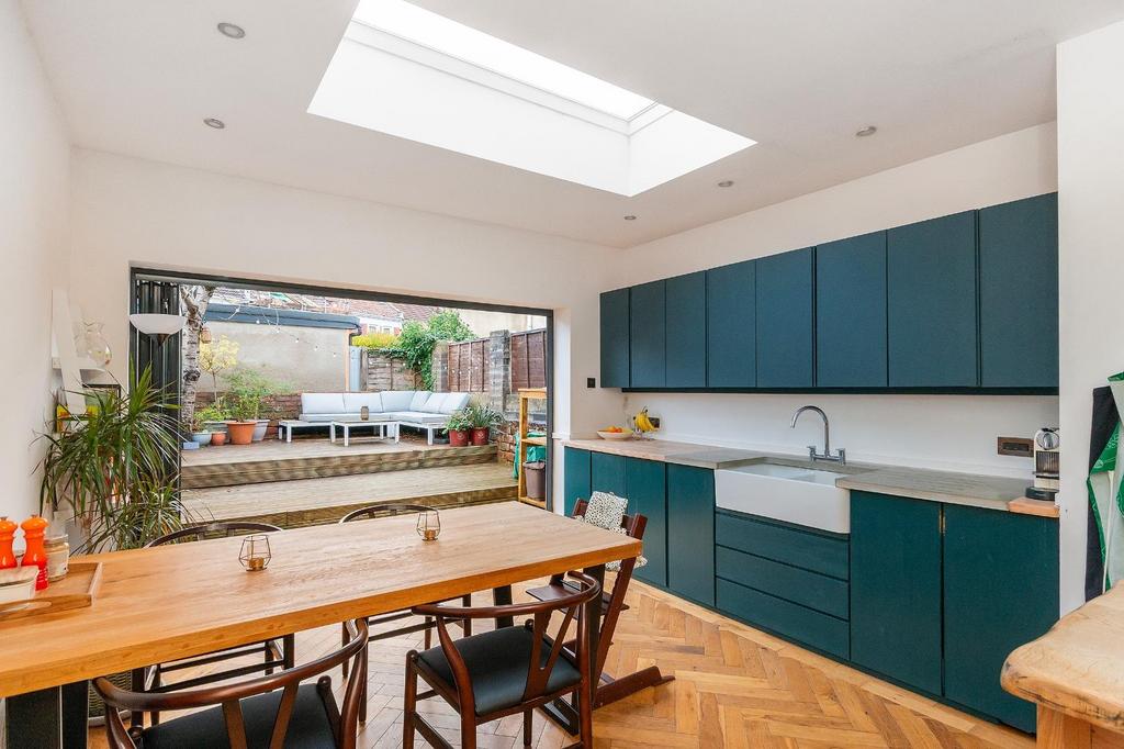 1 U1 SRBN - Kitchen Diner E.jpg