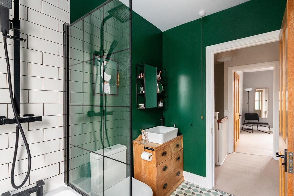 1 U1 SRBN - Bathroom A.jpg