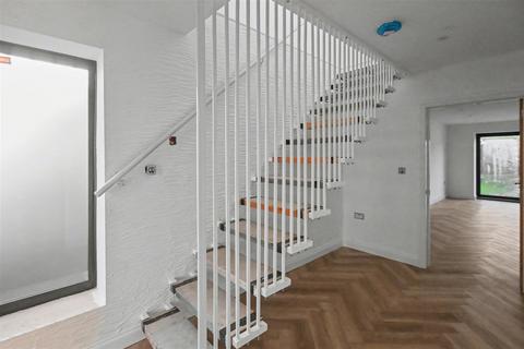 4 bedroom detached house for sale, Park Road, Canvey Island SS8