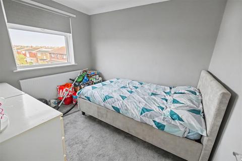 2 bedroom apartment for sale, McGrail Court Aalten Avenue, Canvey Island SS8