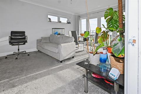 2 bedroom apartment for sale, McGrail Court Aalten Avenue, Canvey Island SS8