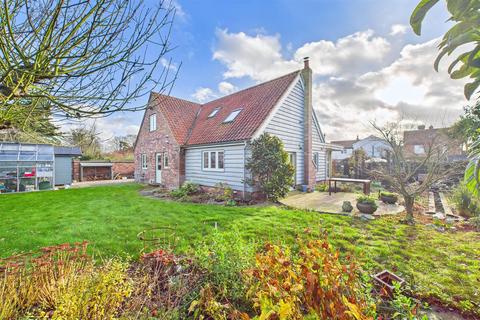4 bedroom detached house for sale, Norwich Road, Dereham