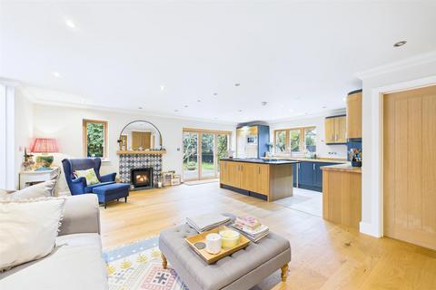 4 bedroom detached house for sale, Norwich Road, Dereham