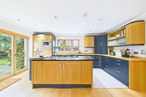 4 bedroom detached house for sale, Norwich Road, Dereham