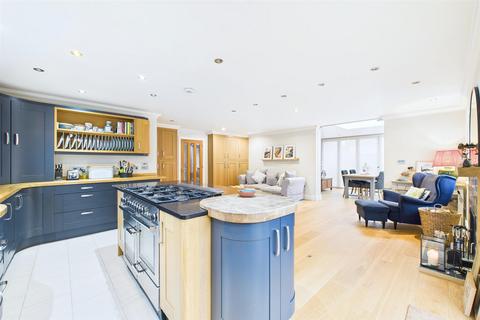 4 bedroom detached house for sale, Norwich Road, Dereham