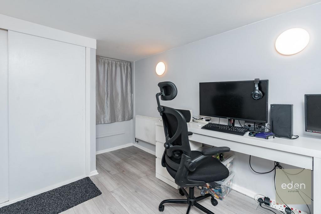 Bedroom 5/Office