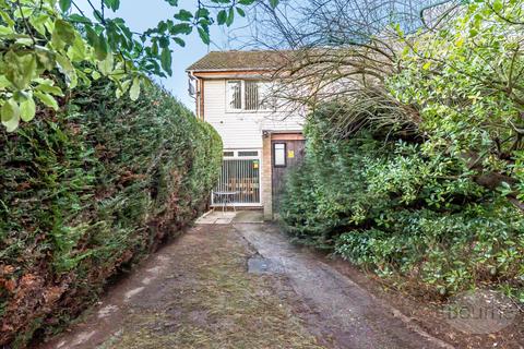 2 bedroom end of terrace house for sale, Falstone, St. John's, Woking, Surrey, GU21