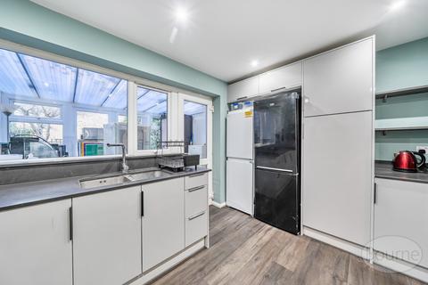 2 bedroom end of terrace house for sale, Falstone, St. John's, Woking, Surrey, GU21