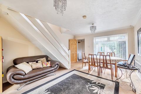 2 bedroom end of terrace house for sale, Falstone, St. John's, Woking, Surrey, GU21