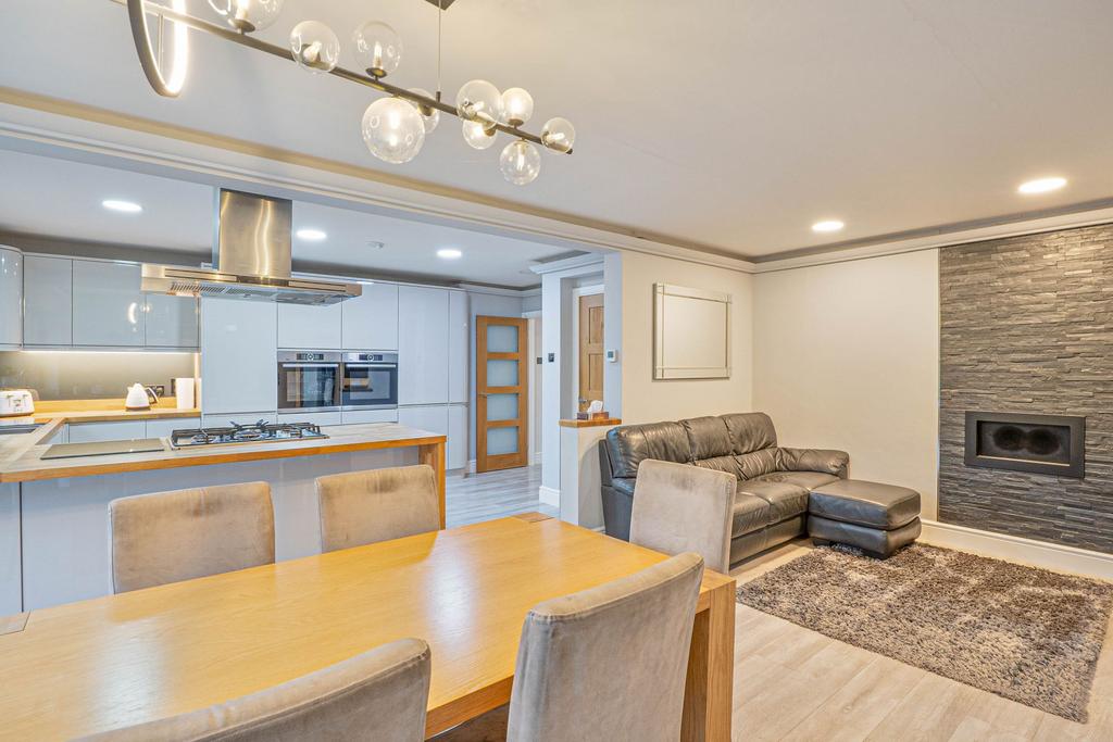 Dining Area/Snug