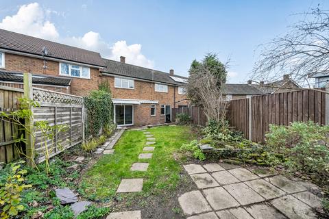 3 bedroom terraced house for sale, Laburnum Road, Woking, Surrey, GU22