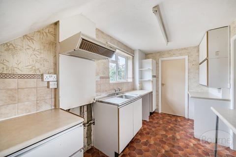 3 bedroom terraced house for sale, Laburnum Road, Woking, Surrey, GU22