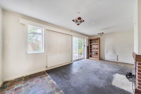 3 bedroom terraced house for sale, Laburnum Road, Woking, Surrey, GU22