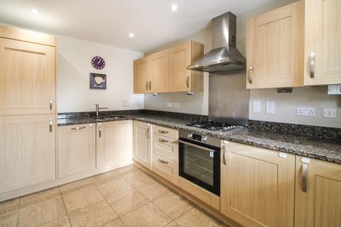 4 bedroom end of terrace house for sale, Pond Road,  Farnborough , GU14