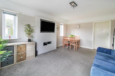 2 bedroom apartment for sale, Kings Court, 50 Alexandra Road, Farnborough , GU14