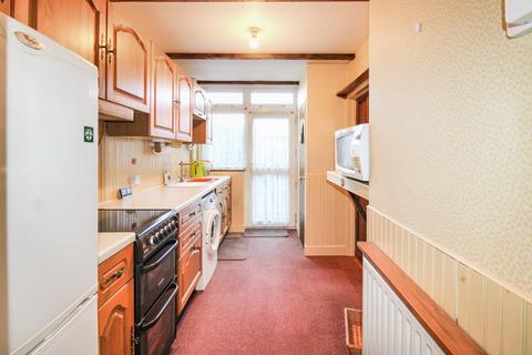 2 bedroom end of terrace house for sale, Austen Road,  Farnborough , GU14