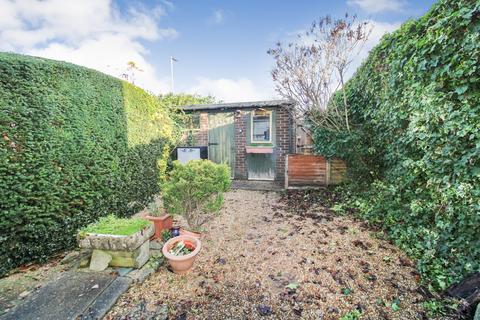 2 bedroom end of terrace house for sale, Austen Road,  Farnborough , GU14