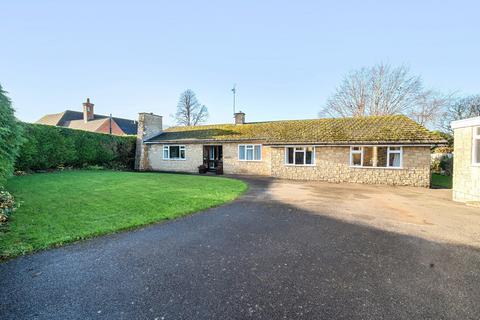 4 bedroom bungalow for sale, High Street, Silverstone, Towcester, Northamptonshire, NN12