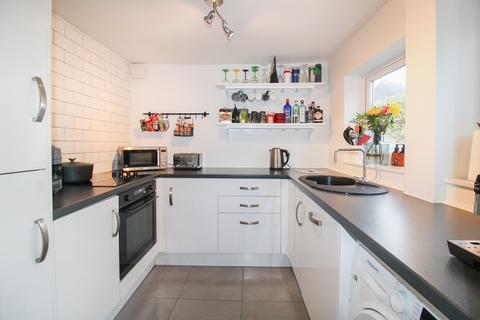 2 bedroom semi-detached house for sale, Oxford Road,  Farnborough , GU14