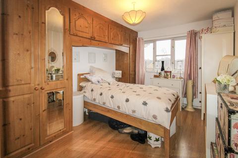 1 bedroom apartment for sale, Corfe Way,  Farnborough , GU14