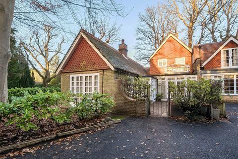 3 bedroom semi-detached bungalow for sale, Westhall Road, Warlingham CR6