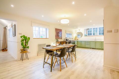 4 bedroom semi-detached house for sale, New Hythe Lane, Larkfield, ME20