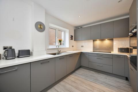 4 bedroom detached house for sale, Amisse Drive, Snodland, ME6