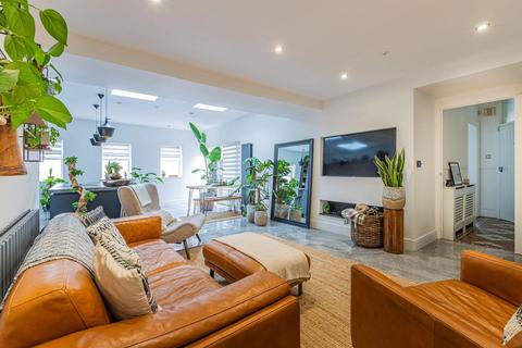 2 bedroom apartment for sale, Cornerswell Road, Penarth CF64