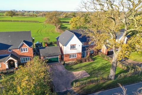5 bedroom detached house for sale, Common Lane, Lach Dennis, CW9