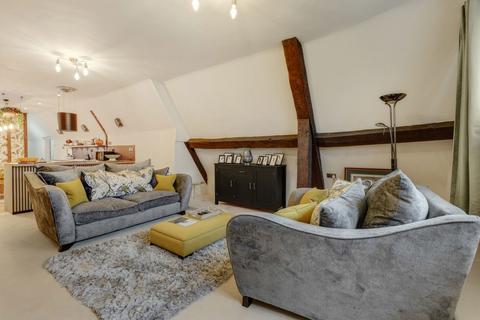 3 bedroom flat for sale, Gayhurst Court, Gayhurst MK16