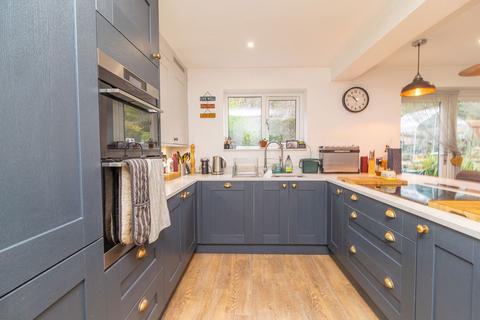 3 bedroom detached house for sale, Hargreaves Nook, Milton Keynes MK14