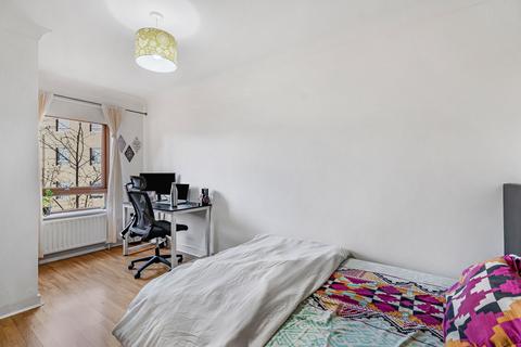 2 bedroom apartment for sale, Brabazon Street, London, E14