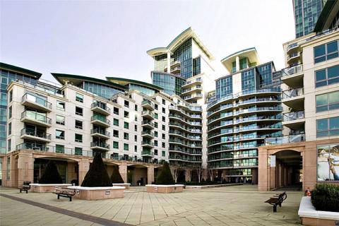 2 bedroom apartment for sale, St. George Wharf, London, SW8