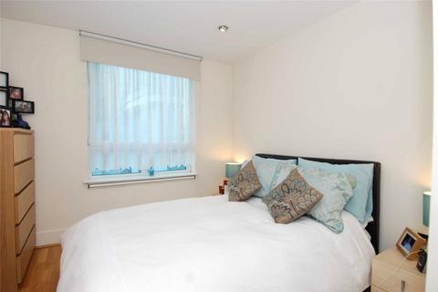2 bedroom apartment for sale, St. George Wharf, London, SW8