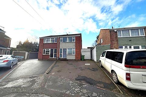 3 bedroom semi-detached house for sale, Manor Avenue South, Kidderminster, DY11