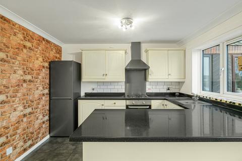 2 bedroom apartment for sale, Scotts Avenue, Sunbury-on-Thames, Surrey, TW16