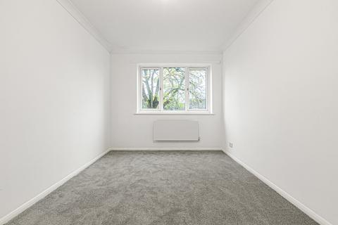 2 bedroom apartment for sale, Scotts Avenue, Sunbury-on-Thames, Surrey, TW16
