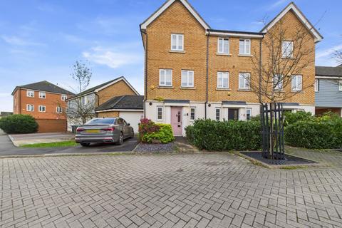 3 bedroom townhouse for sale, Lima Way, Peterborough, PE2
