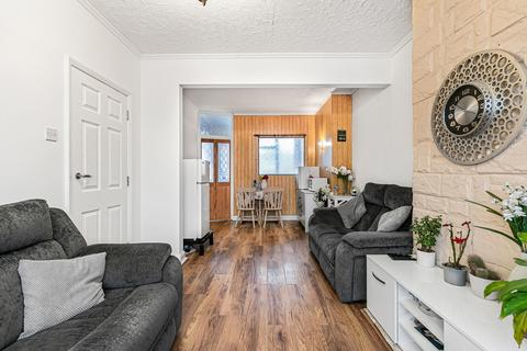 3 bedroom terraced house for sale, Guildford Avenue, Feltham, TW13