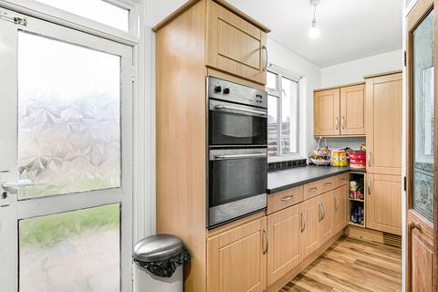 3 bedroom terraced house for sale, Guildford Avenue, Feltham, TW13