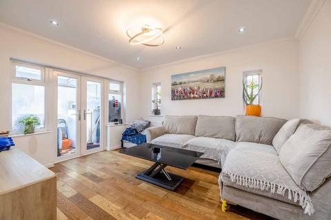 undefined, Bath Road, Taplow SL6