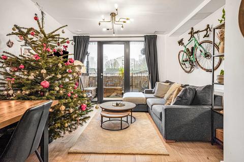 1 bedroom apartment for sale, St. Pauls Way, London, E3