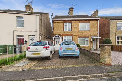 4 bedroom semi-detached house for sale, Middletons Road, Yaxley, PE7